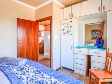 4 Bedroom Property for Sale in Stilbaai Wes Western Cape
